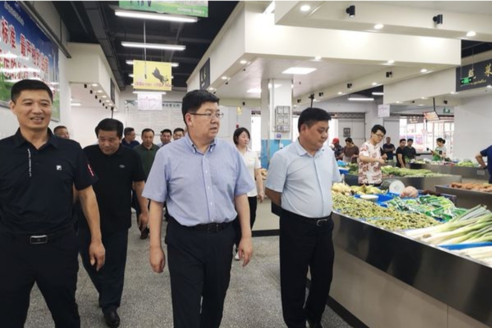 市委書記任澤鋒率隊(duì)赴屯溪區(qū)調(diào)研中心城區(qū)菜市場(chǎng)改造、食品安全工作