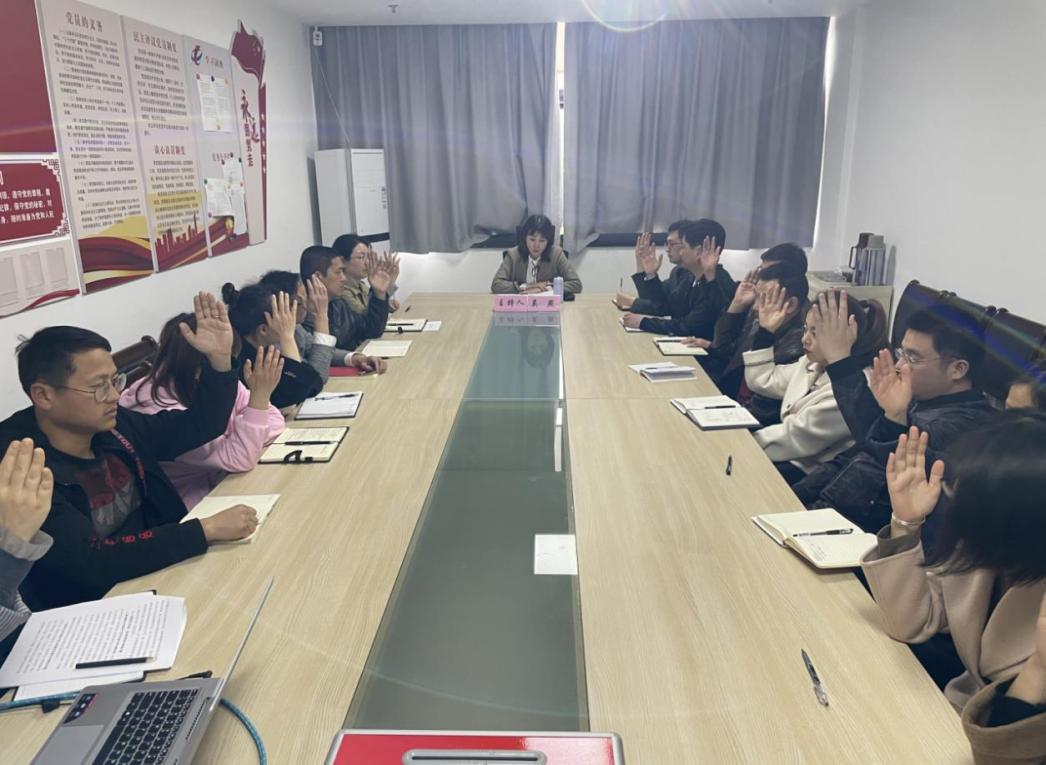 屯溪區(qū)國投集團召開第一次職工代表大會選舉產生第一屆職工董事、職工監(jiān)事