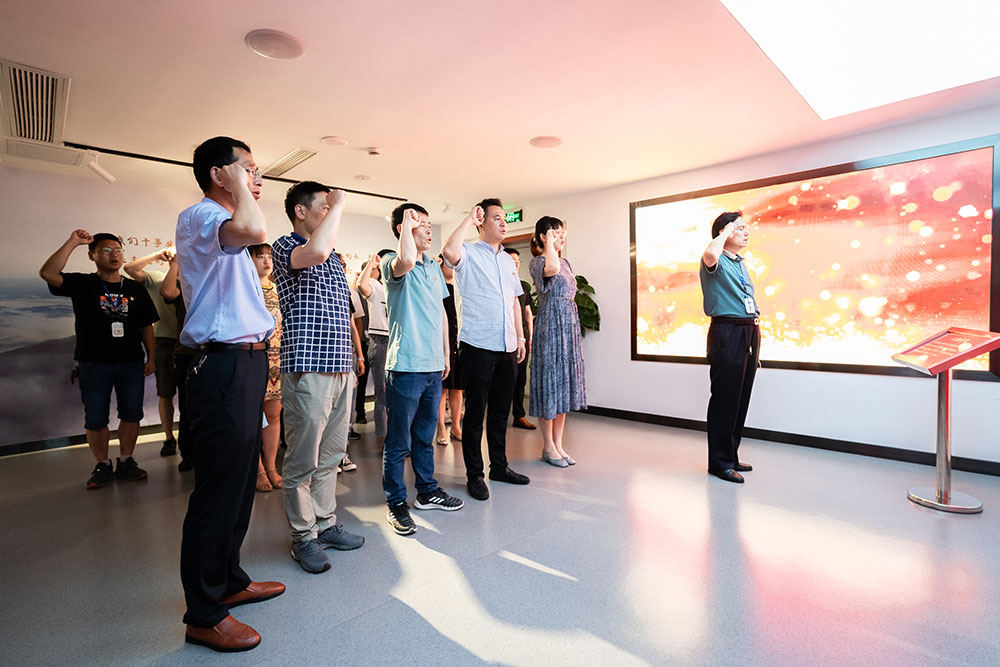 屯溪國投集團：四個課堂 創(chuàng)新黨史學(xué)習(xí)教育全覆蓋模式