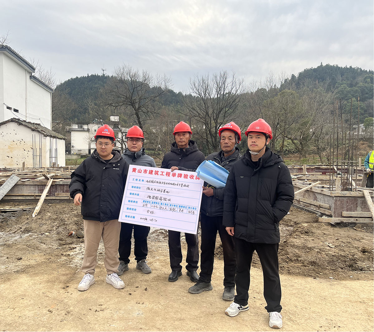 黨建引領(lǐng)進(jìn)工地，支部聯(lián)動(dòng)促發(fā)展