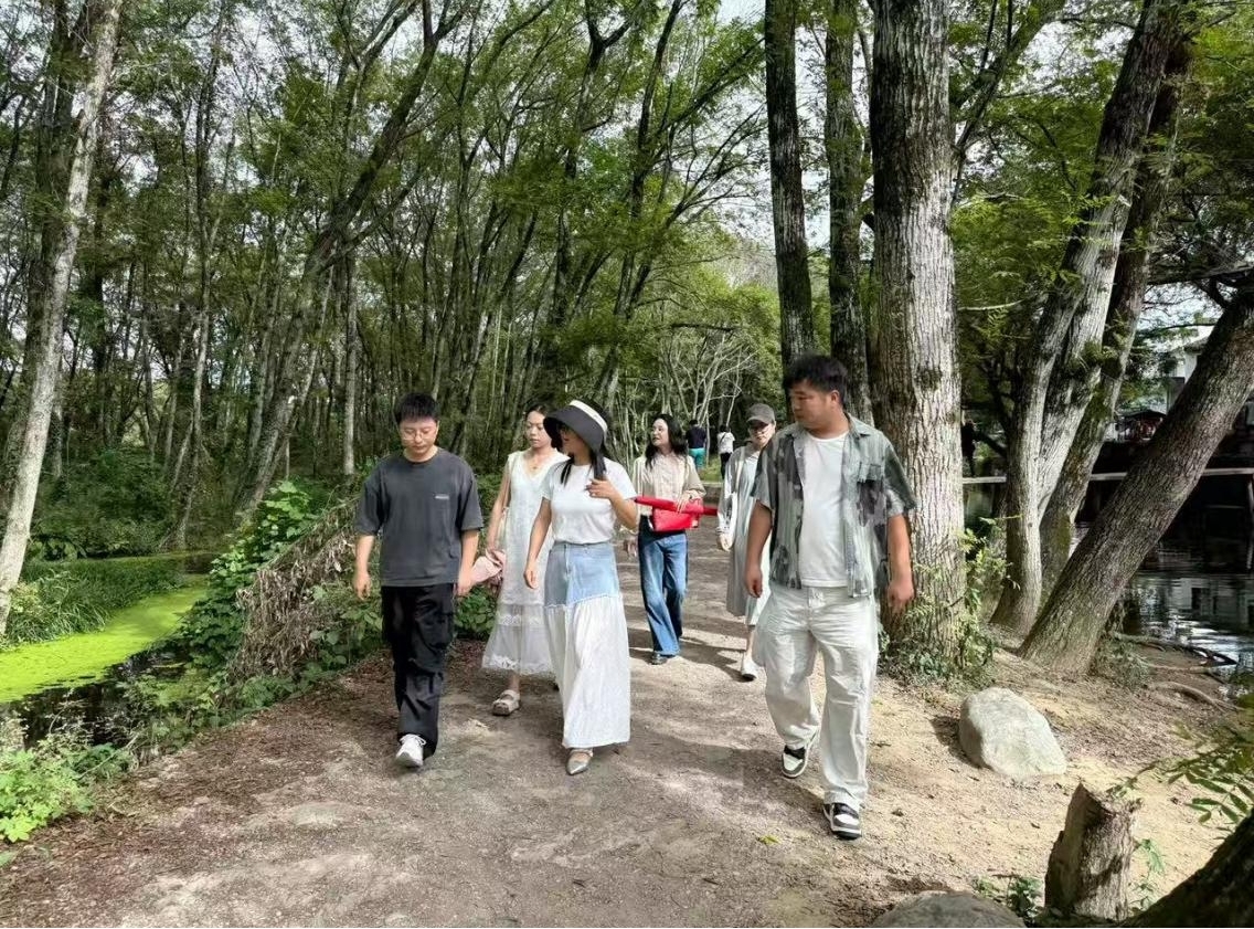 實(shí)地研學(xué)促提升 謀劃發(fā)展啟新程—昱城文旅公司黨支部開(kāi)展“循‘雙村’賦能跡，謀文旅發(fā)展篇”主題黨日活動(dòng)